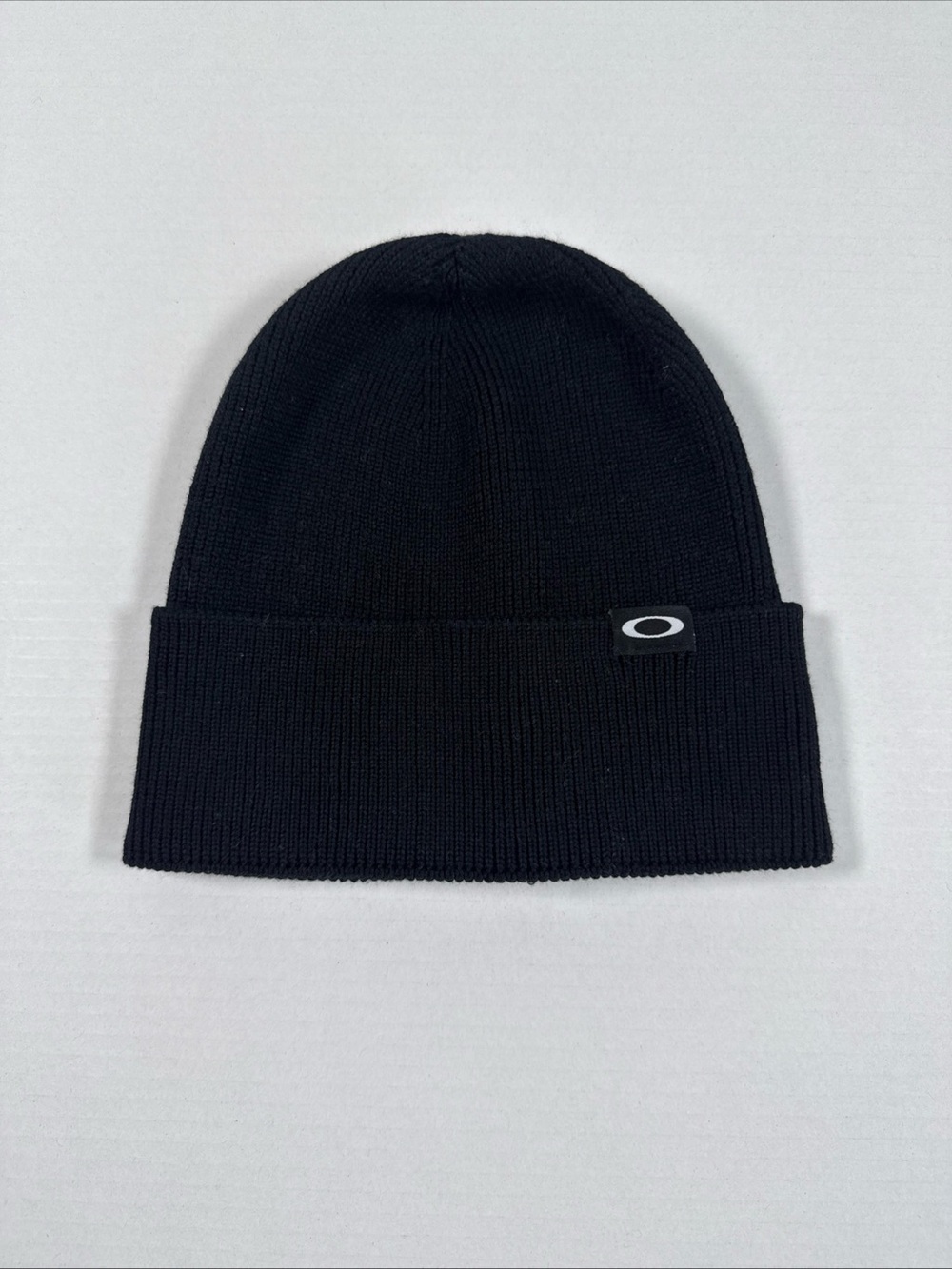 Men’s Oakley Black Knit Beanie - Classic Cuffed Winter Hat